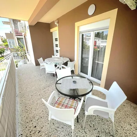 Maria Gloria 扎达尔