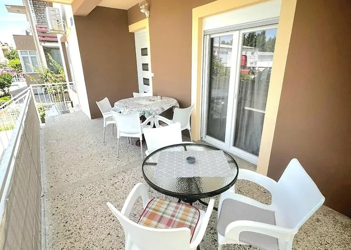 Maria Gloria 扎达尔